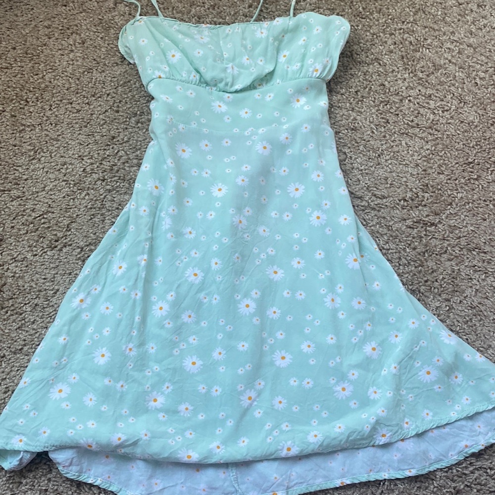 RUE21 Daisy Sage Green Mini Flowy dress💚 Size small